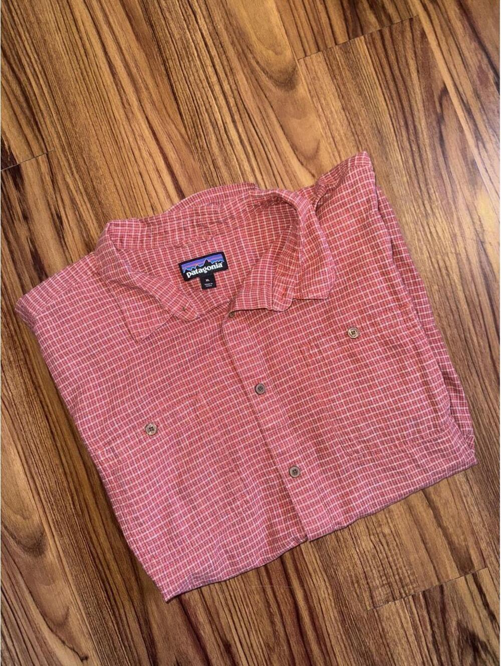 Patagonia Short Sleeve Plaid Button-Up Shirt – Red – Men’s XL